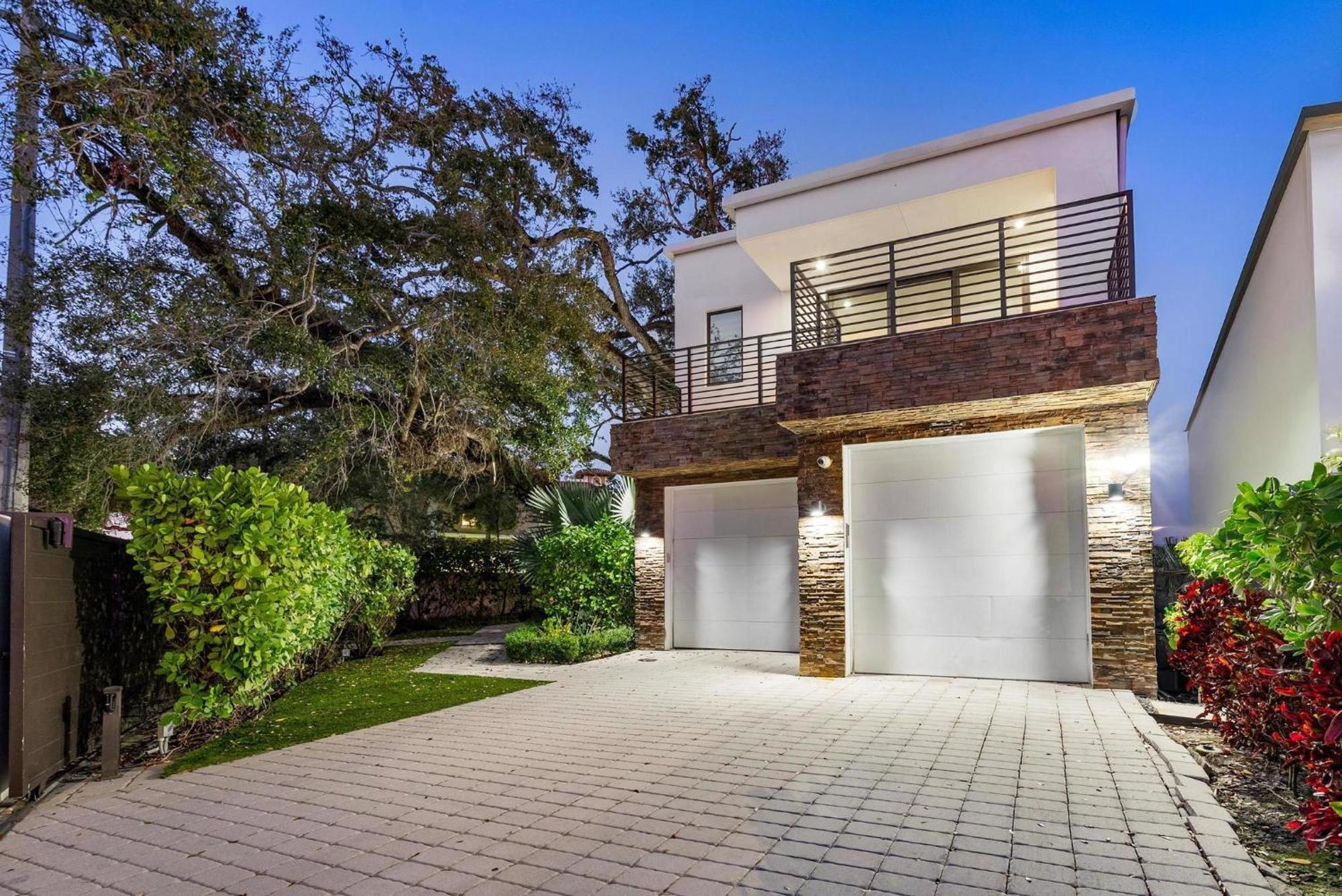 Celine Villa *