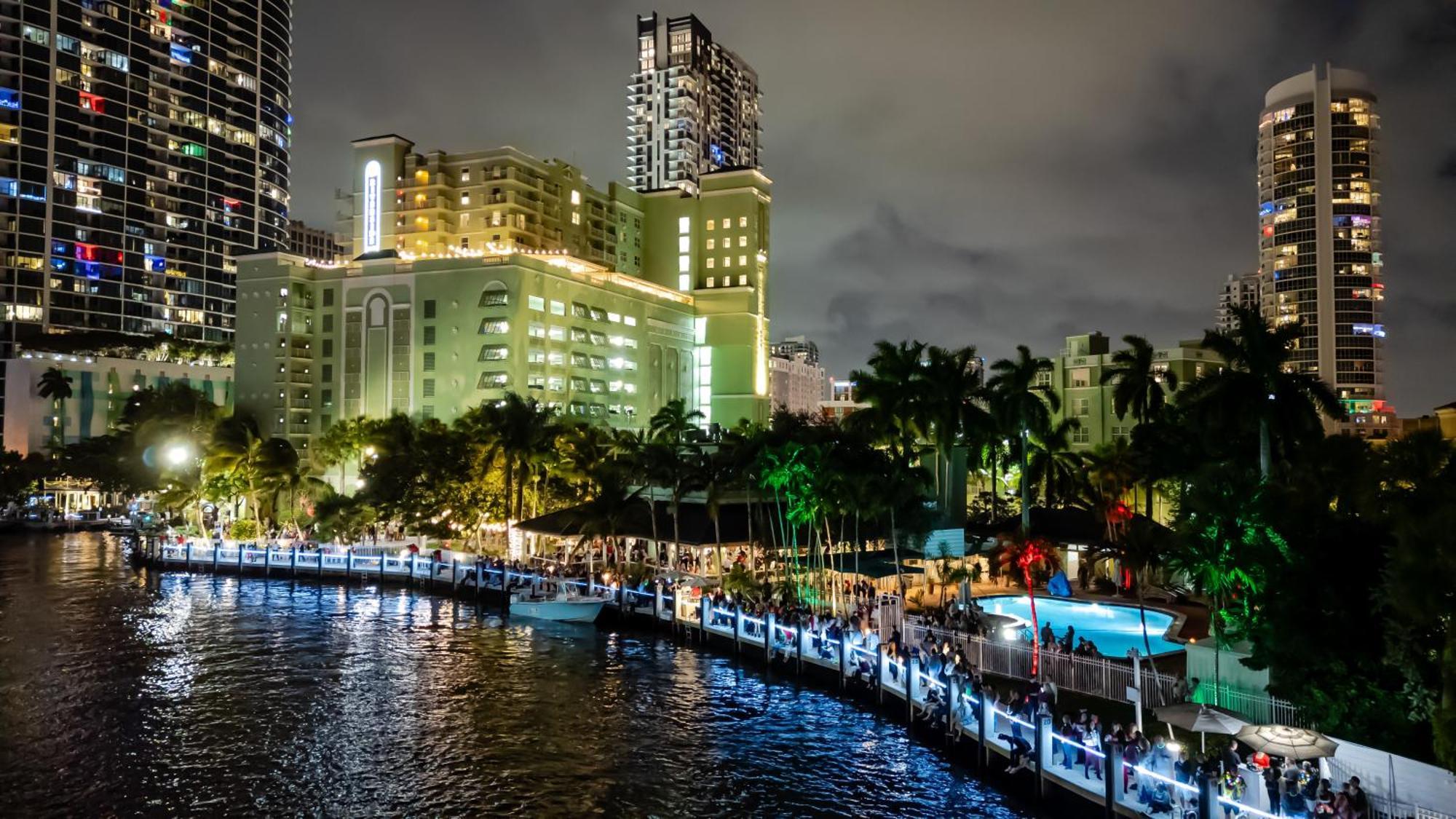 Riverside Hotel