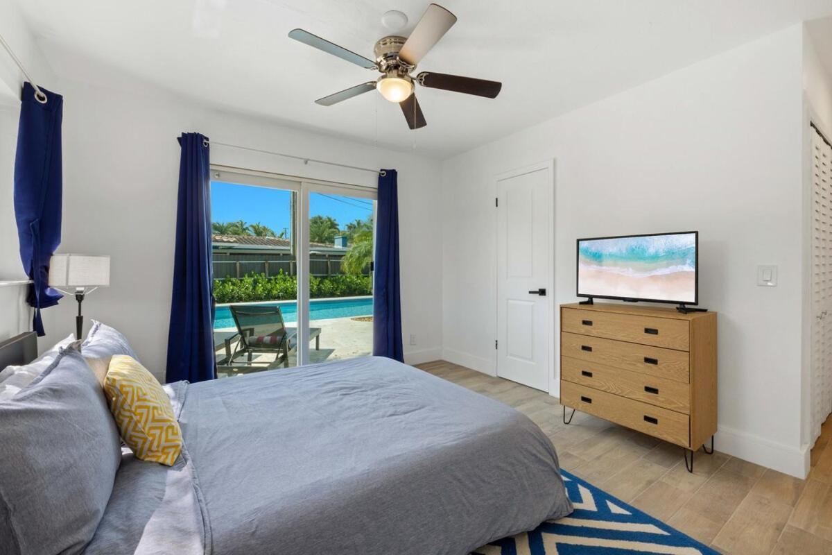 Spacious Pool Mins To Beach,airport,pets Ok Holiday home