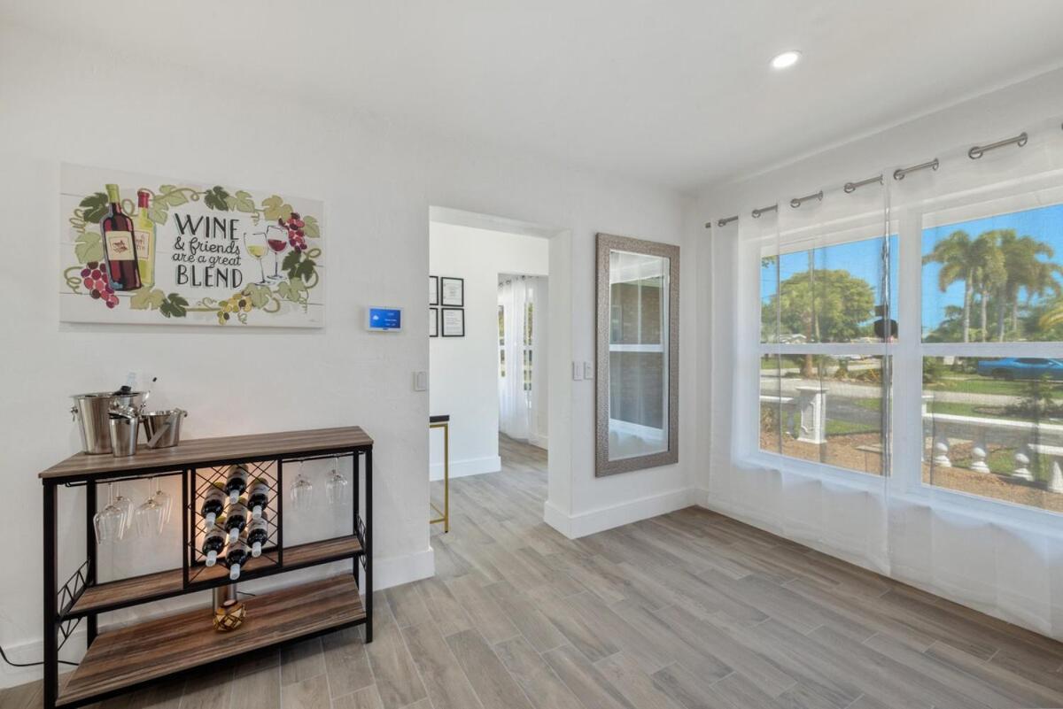 Spacious Pool Mins To Beach,airport,pets Ok Fort Lauderdale