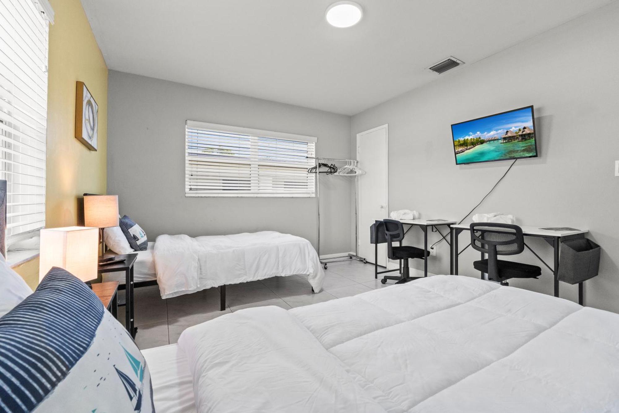 Lauderdale Retreat Near & Airport Holiday home *