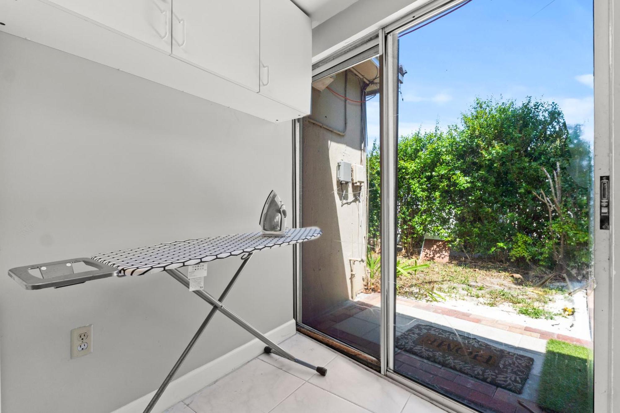 Lauderdale Retreat Near & Airport