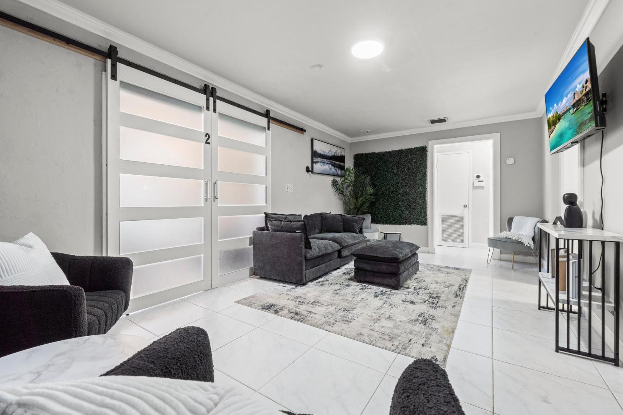 Lauderdale Retreat Near & Airport