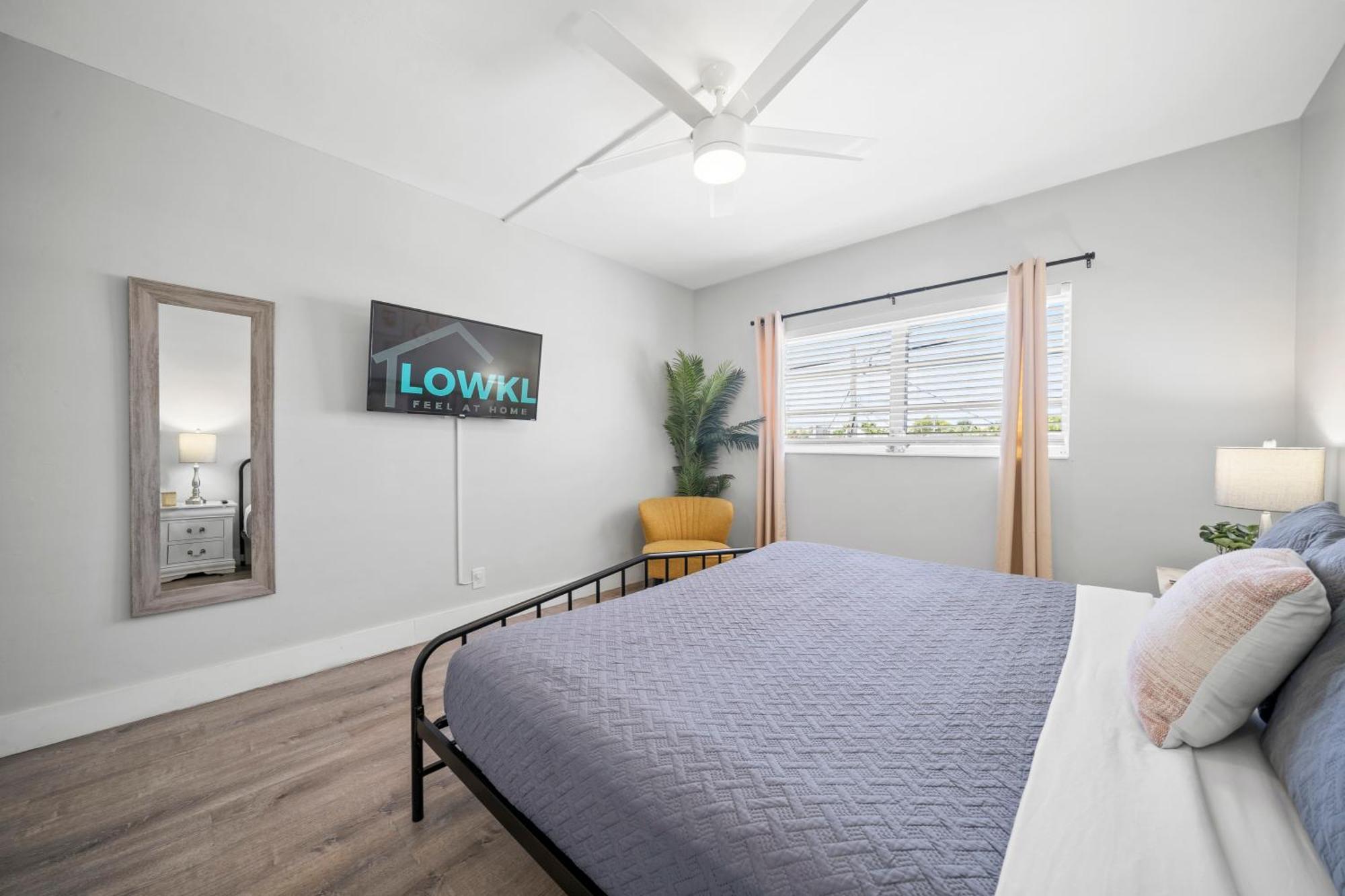 Bayview Regency By Lowkl *