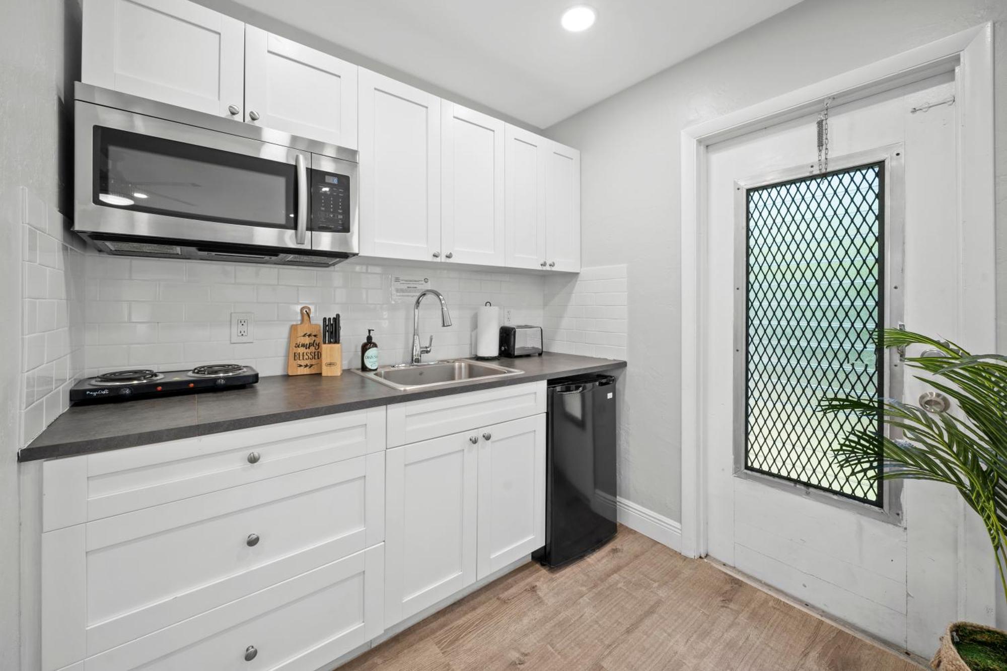 Apartment Bayview Regency By Lowkl