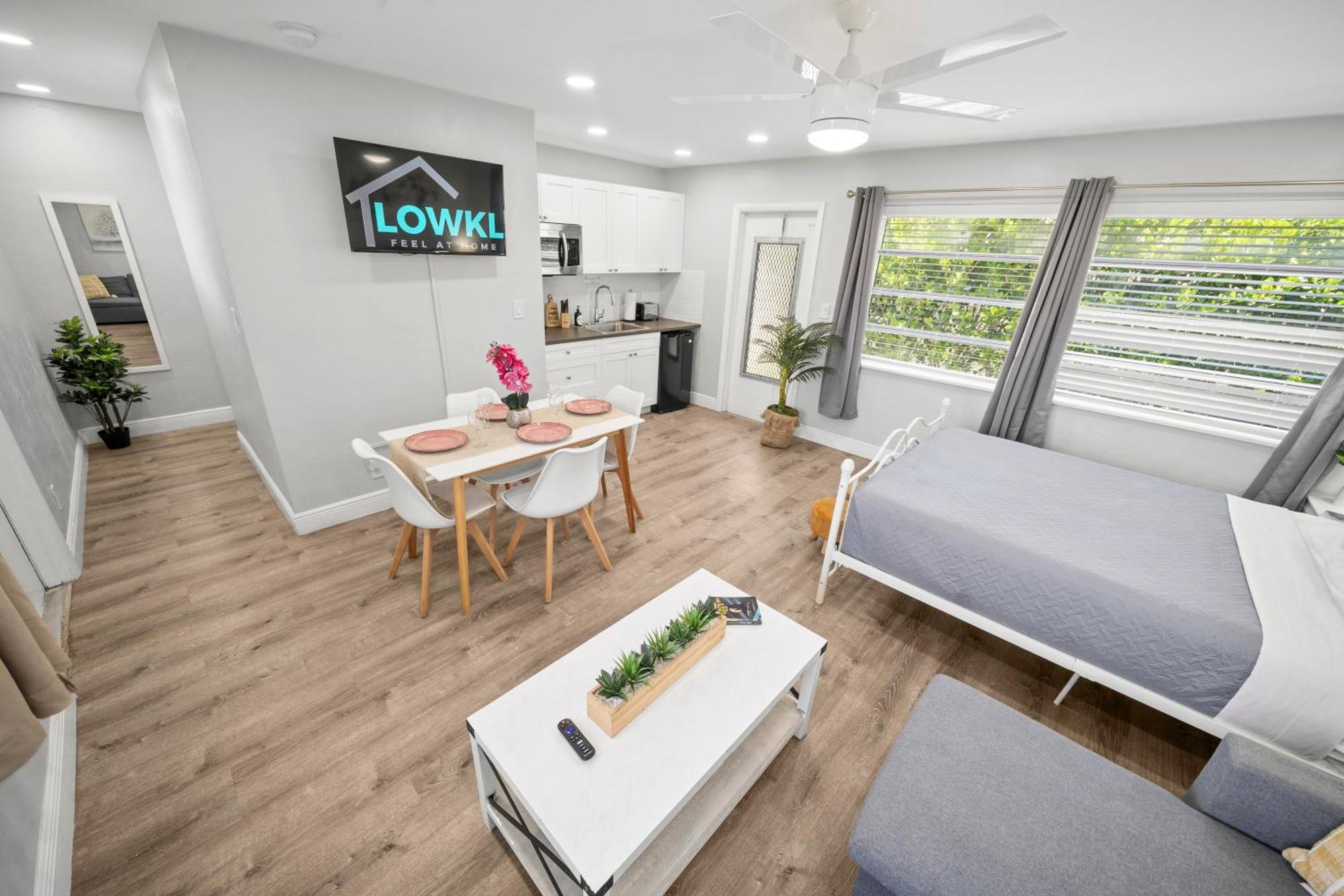 Apartment Bayview Regency By Lowkl *