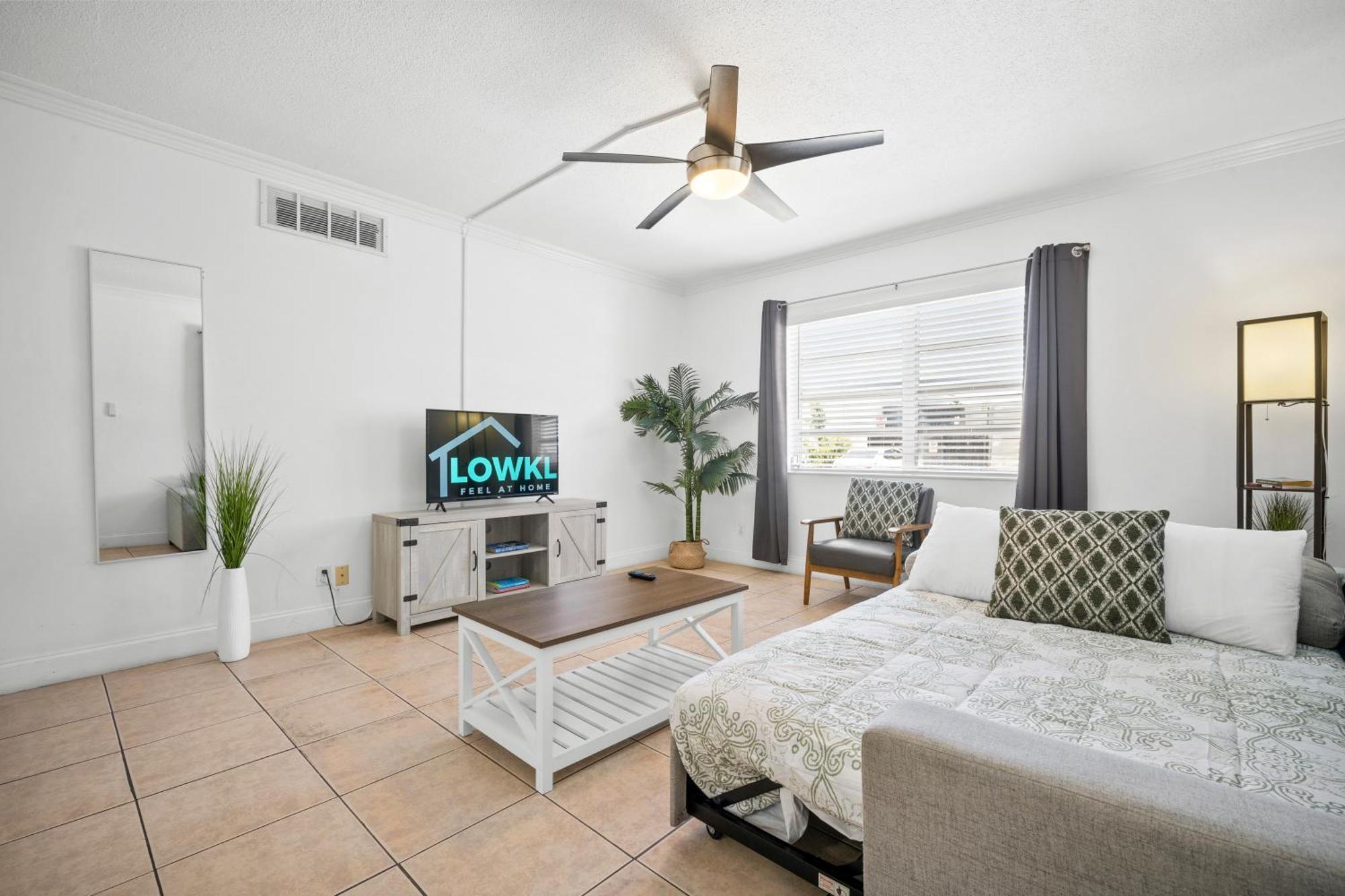 Apartment Bayview Regency By Lowkl *