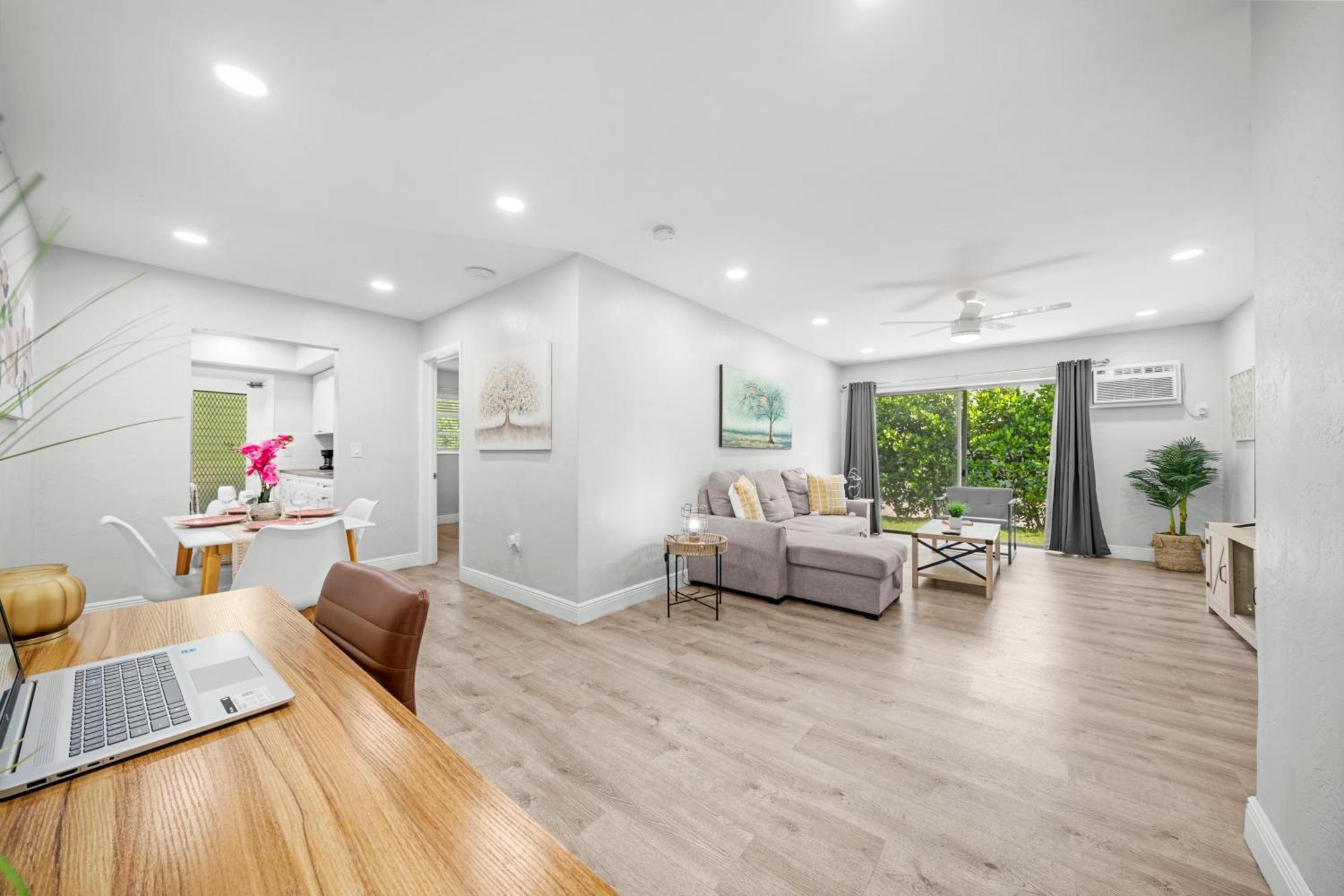 Apartment Bayview Regency By Lowkl