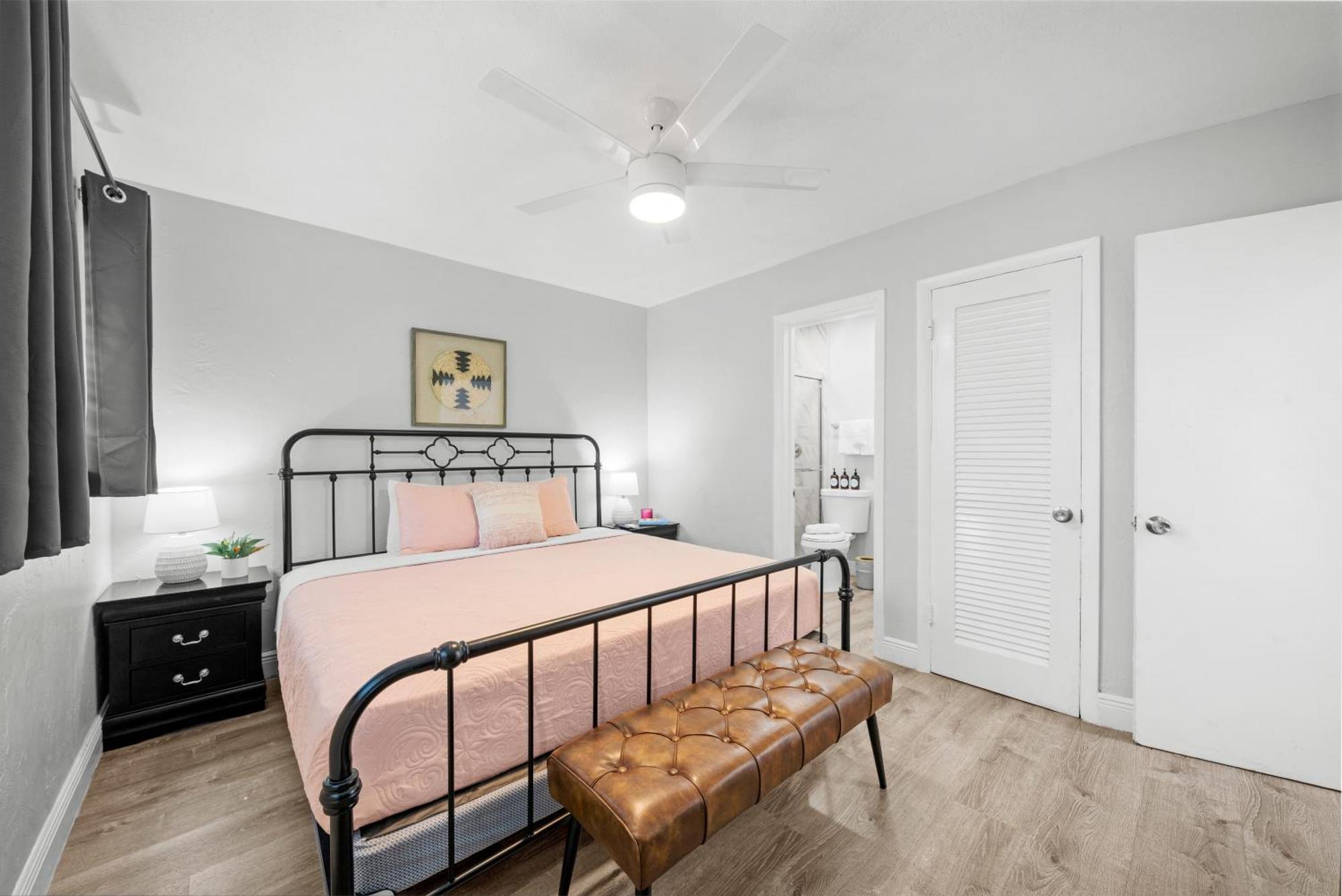 Apartment Bayview Regency By Lowkl *
