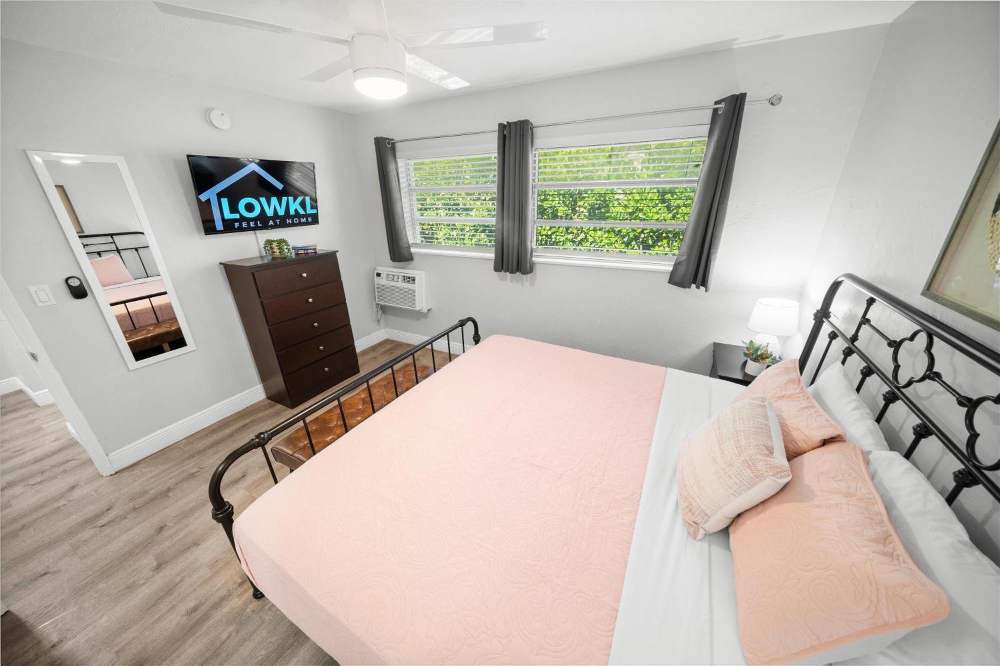 Bayview Regency By Lowkl Apartment