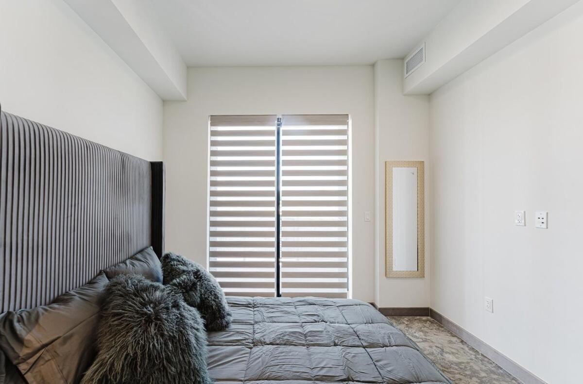 Ultra Luxe In Prime Location Apartment