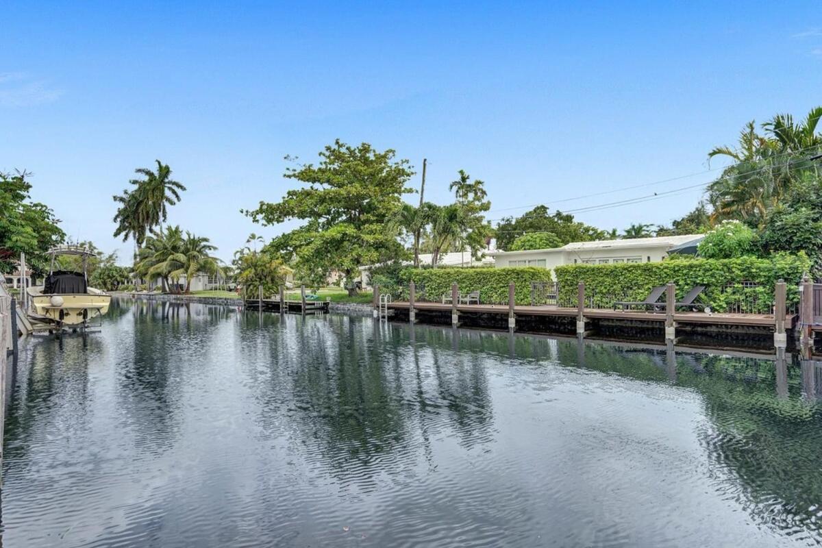 New Waterfront Oasis Mins Beach, Eats, Shop Holiday home Fort Lauderdale