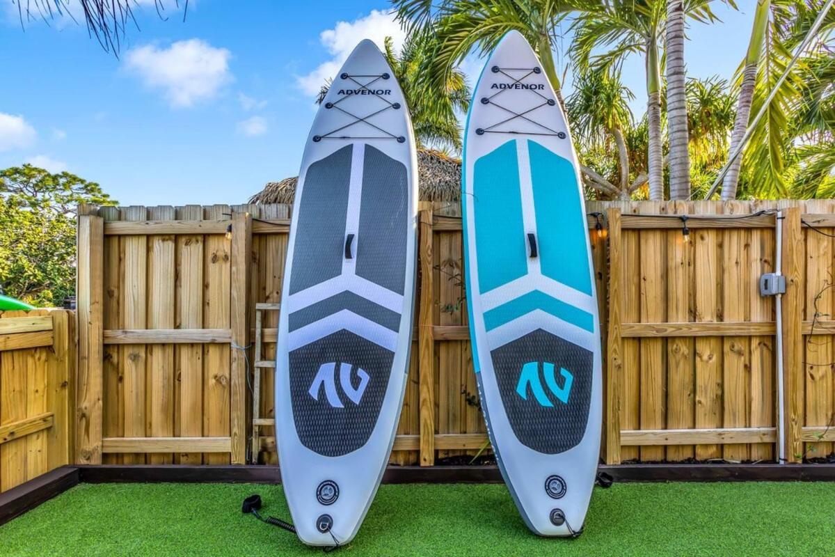 New Waterfront Oasis Mins Beach, Eats, Shop Holiday home