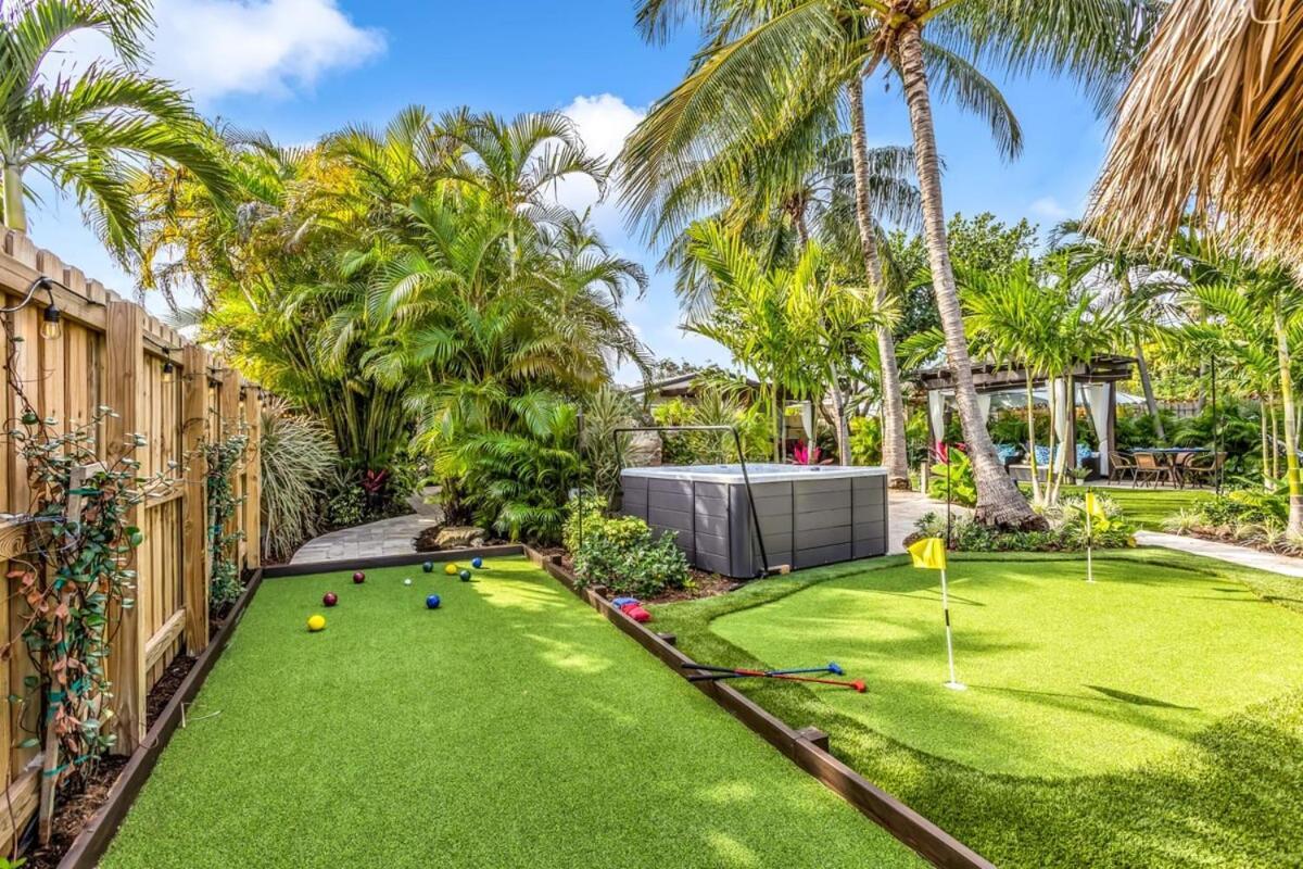 Holiday home New Waterfront Oasis Mins Beach, Eats, Shop *