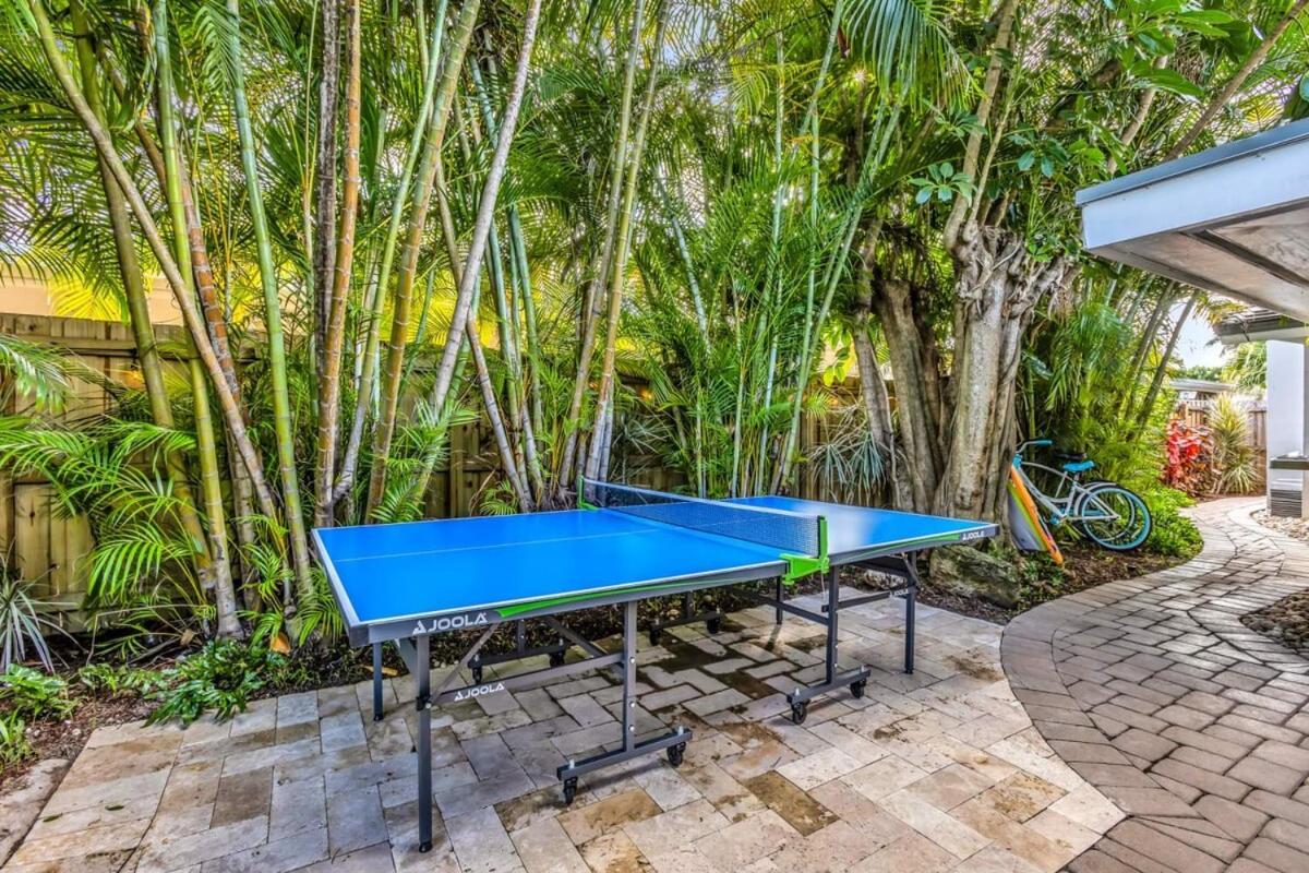 Holiday home New Waterfront Oasis Mins Beach, Eats, Shop