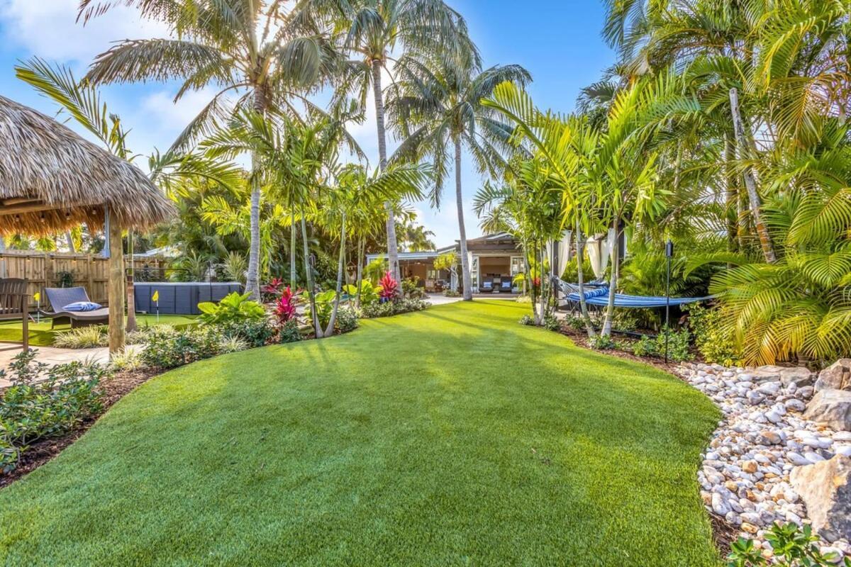 Holiday home New Waterfront Oasis Mins Beach, Eats, Shop