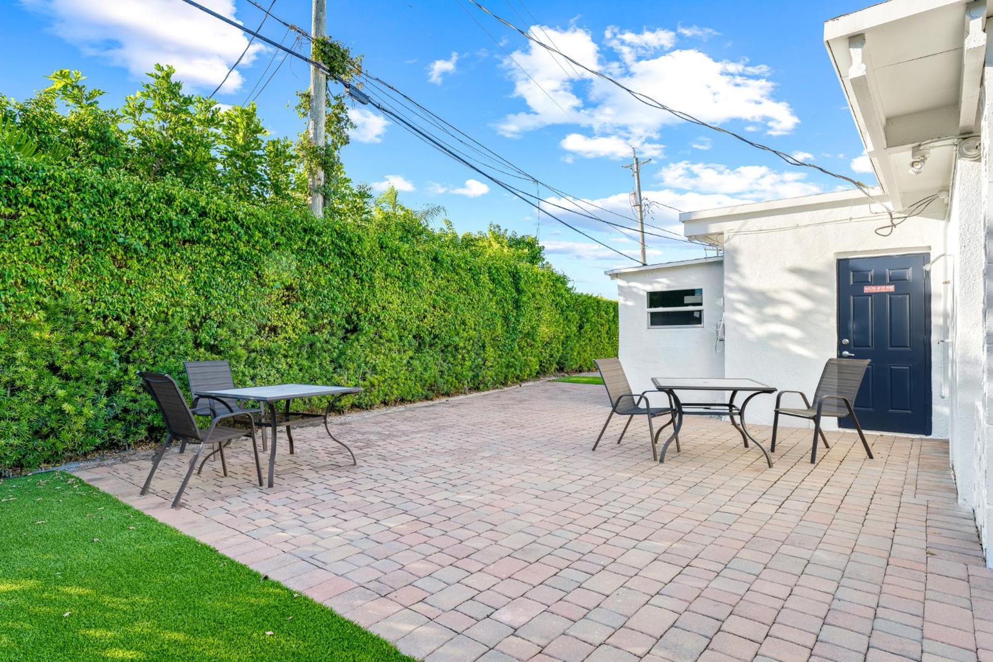 Few Steps From The -awesome 1br1ba Apartment Fort Lauderdale