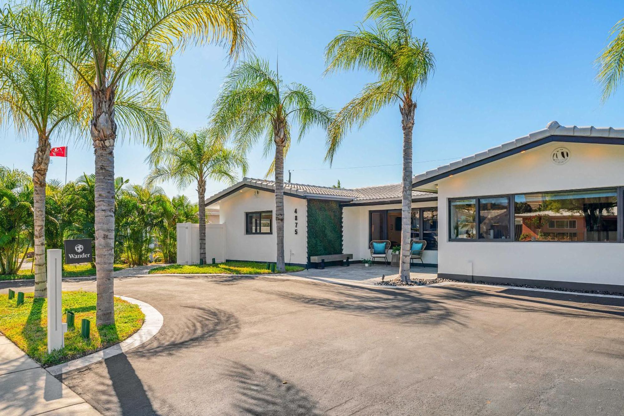 Lush Florida King Bed Studio - Dog Friendly Oasis Fort Lauderdale