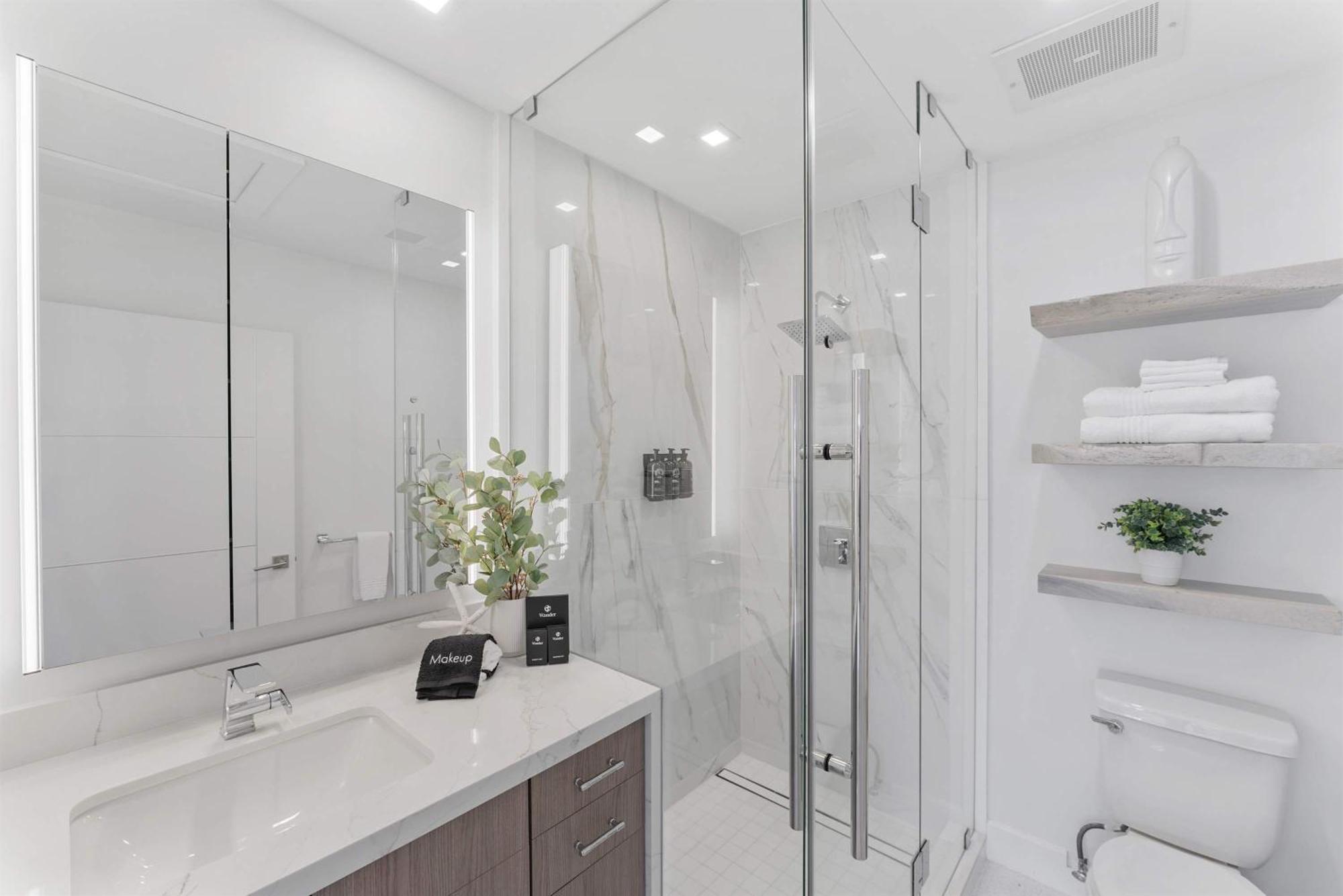 Apartment Lush Florida King Bed Studio - Dog Friendly Oasis