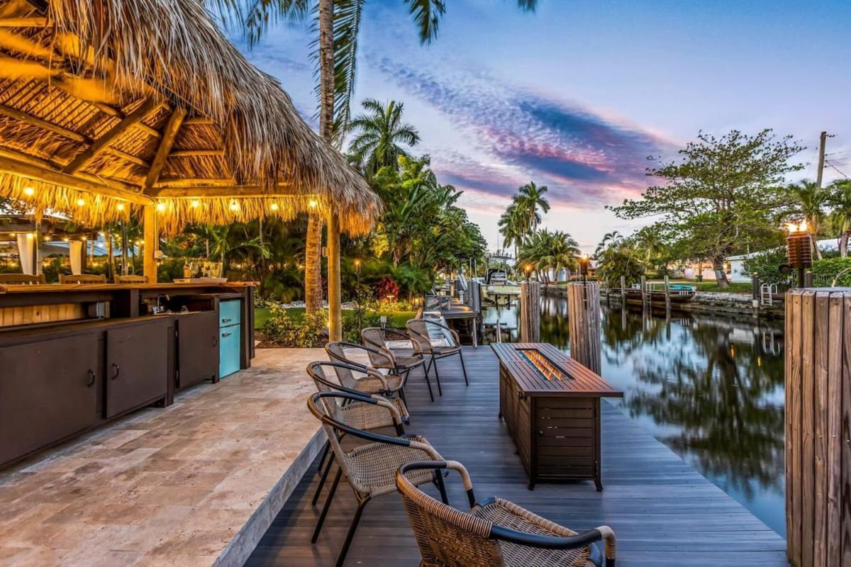 New Waterfront Oasis Mins Beach, Eats, Shop *