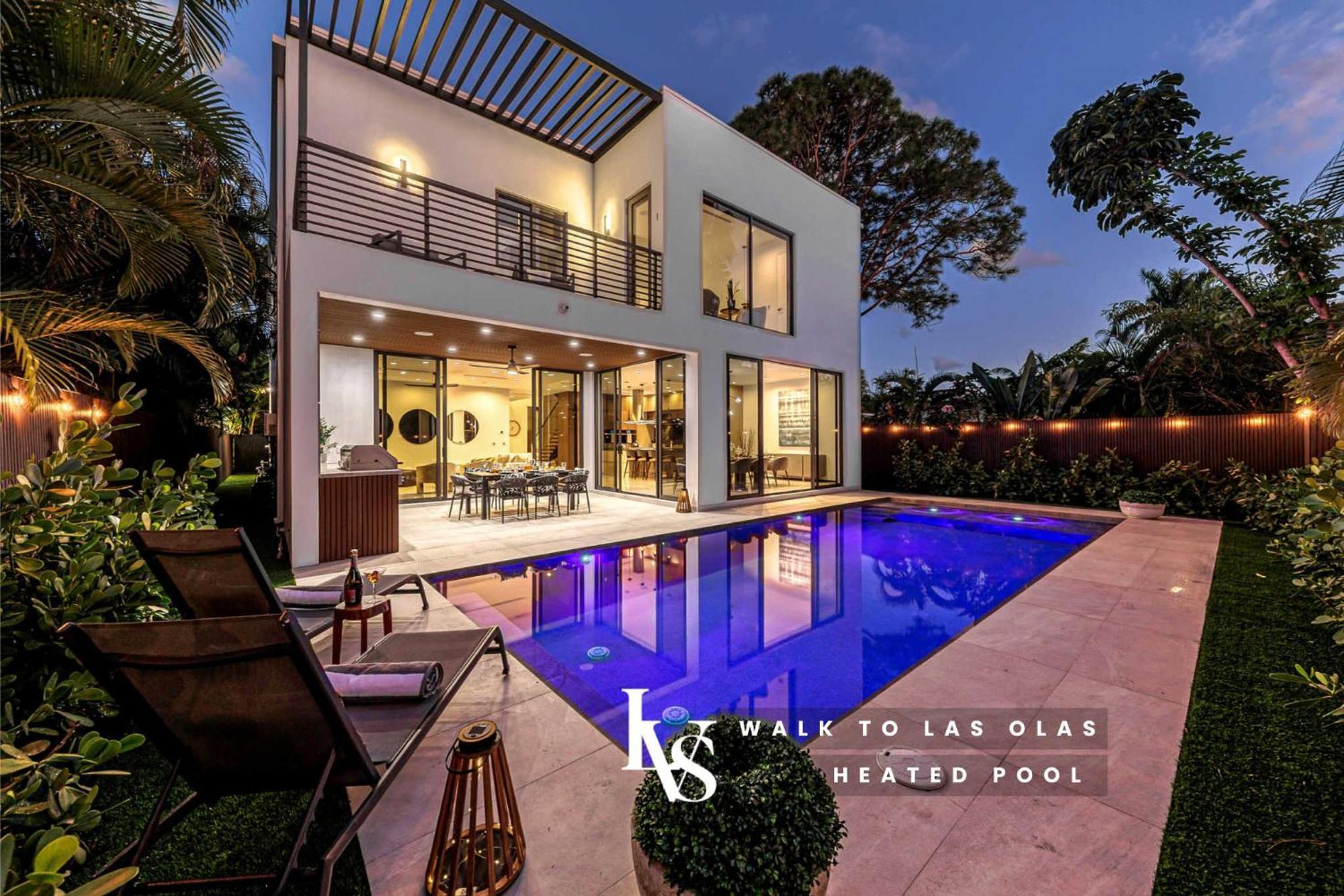 Enclave- Brand New Luxe Olas Holiday home