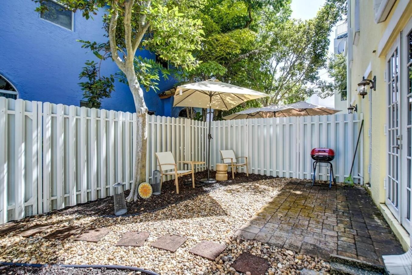 Private Patio Cali King Bed Sleeps 10 Holiday home Fort Lauderdale