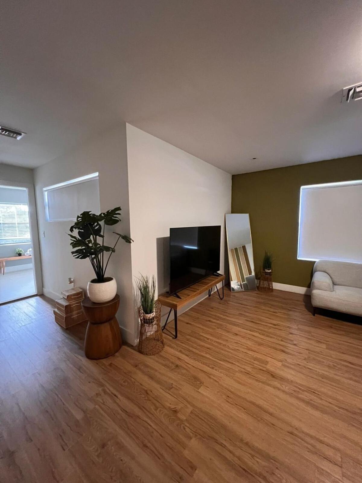 Holiday home Lux Retreat With Pool Near *