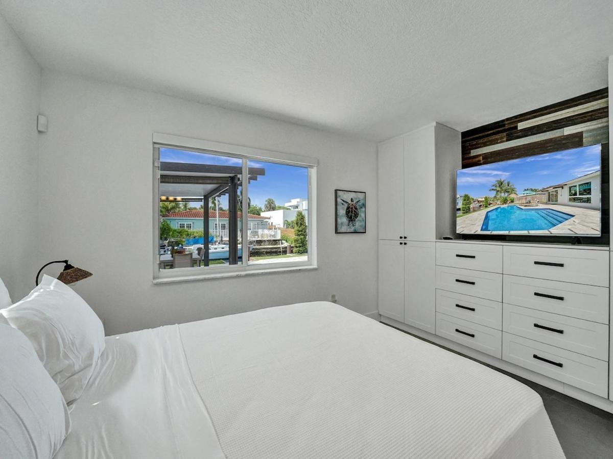 Sandy's Sunshine Oasis Fort Lauderdale