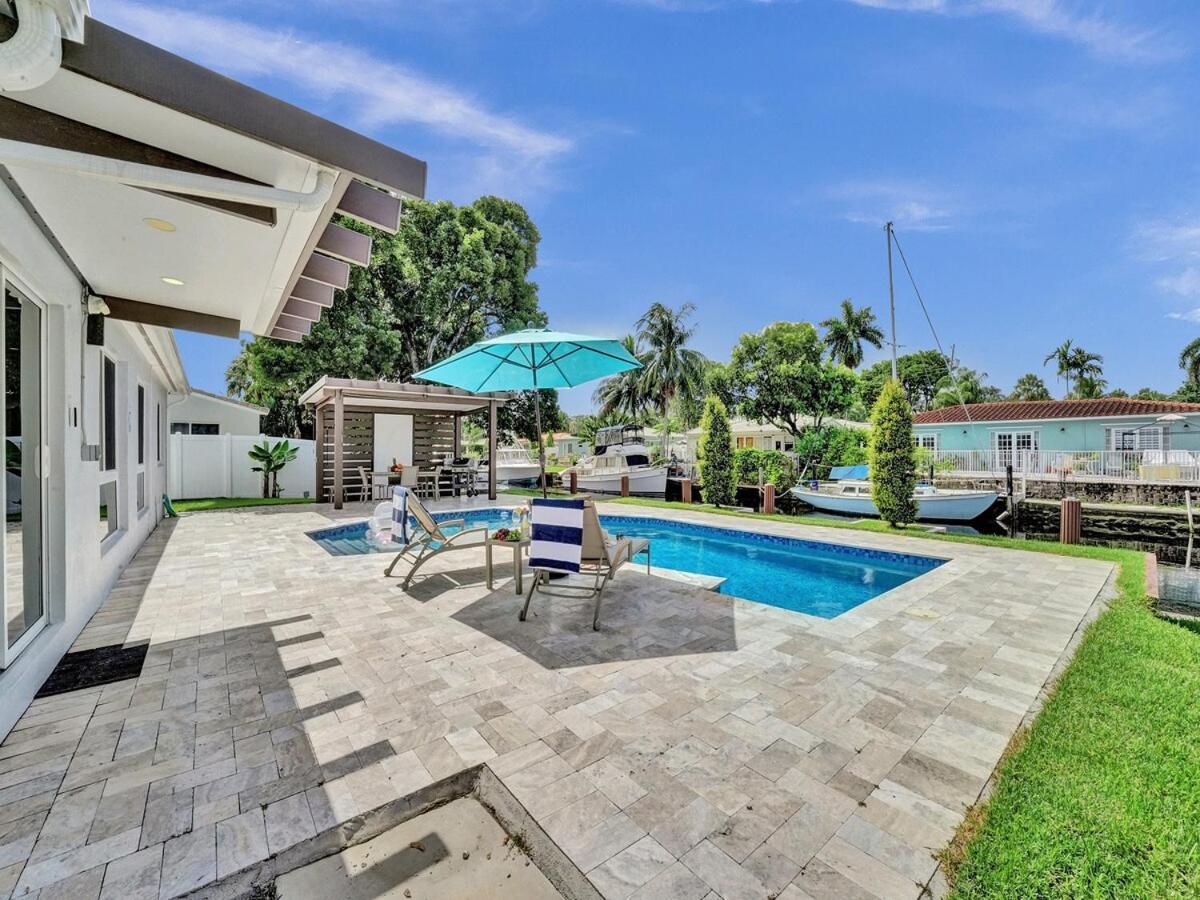 Sandy's Sunshine Oasis *