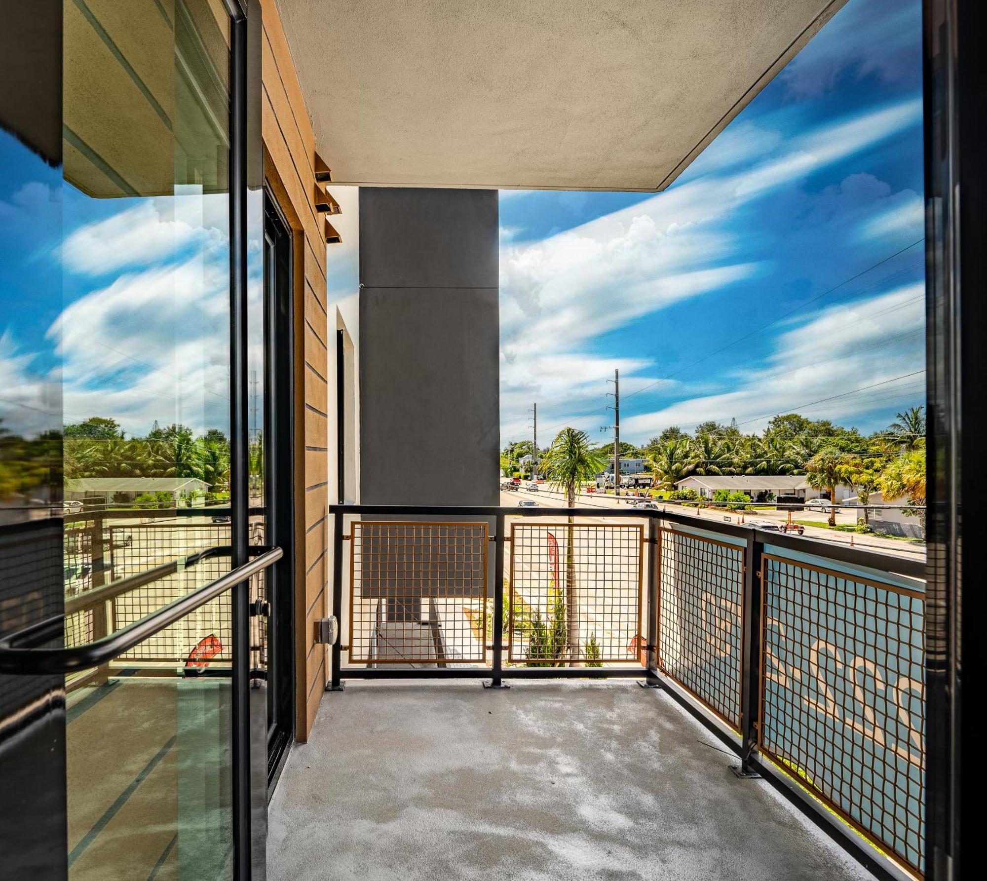 Modern 2br Near Hard Rock With Parking & Gym Apartment