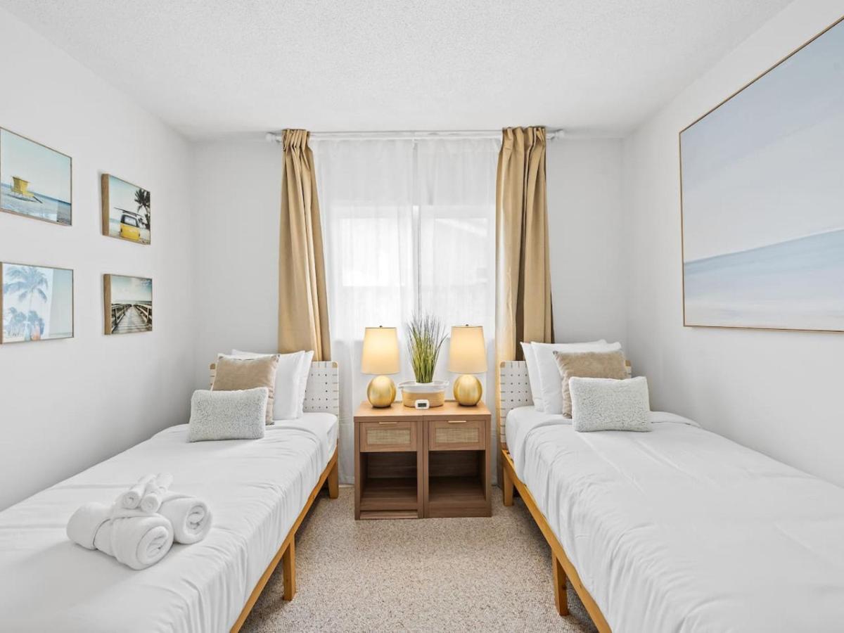 Sunshine Retreat I Waterfront I Pool I Paddle Boards I Bikes Holiday home Fort Lauderdale