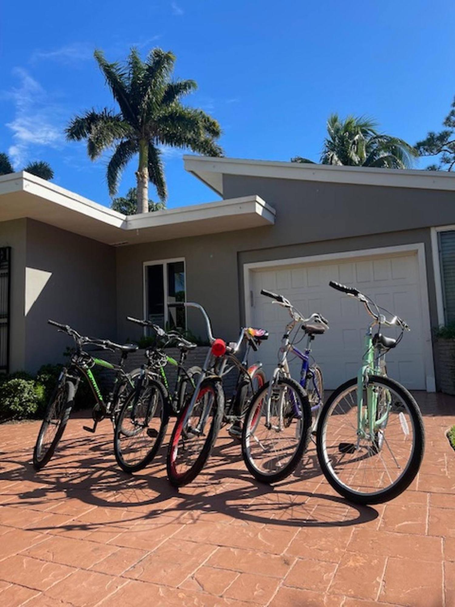 Chic Lauderdale Getaway W/private Heated Pool Holiday home *