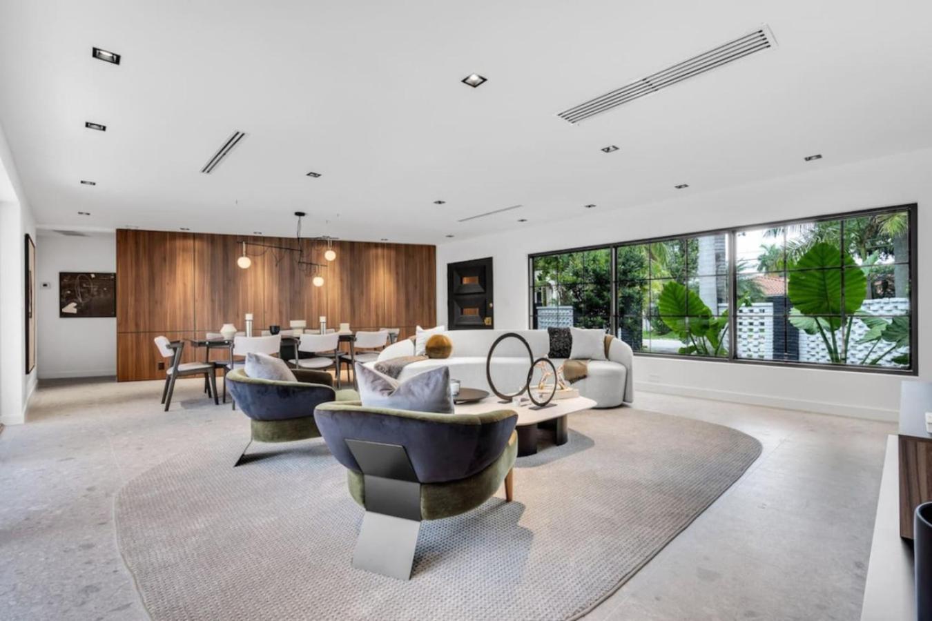 2500 Waterfront House W Pool And Gym A Cinema And Wifi Holiday home *