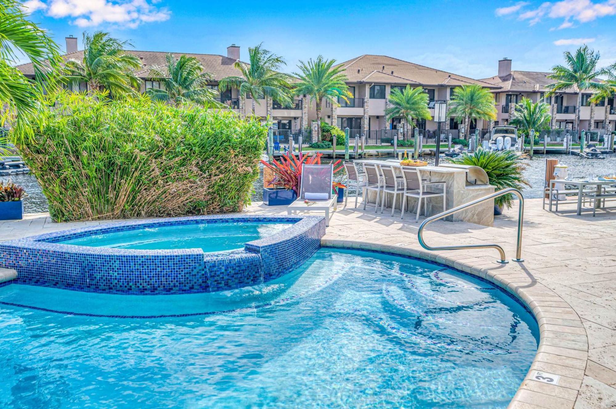 Holiday home Secluded Retreat Heated Pool Dock Access Quiet Neighborhood Saltaire Key Resldences *
