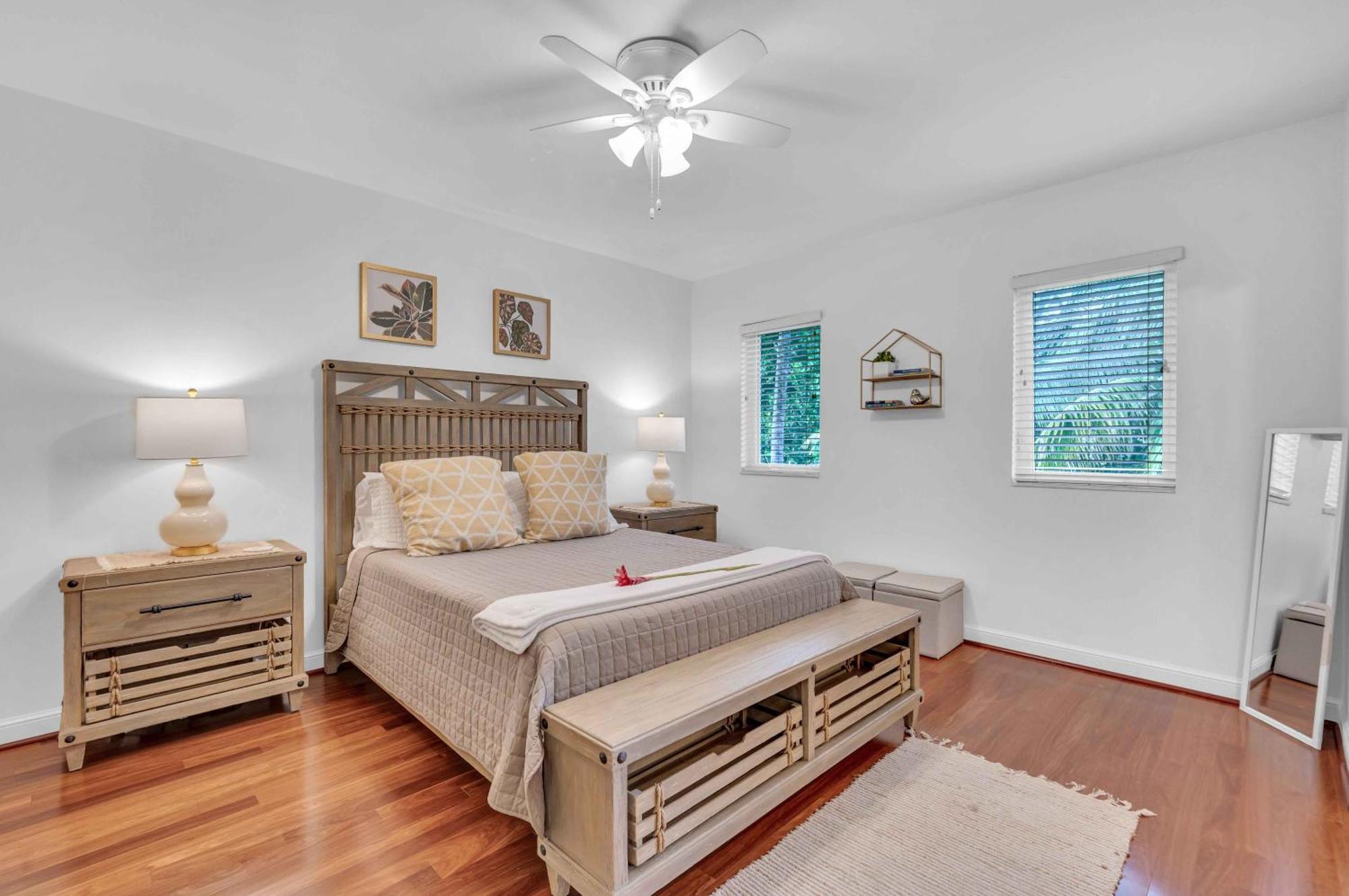 Time Steps To With Heated Pool And Game Roomsun Key Resldences *