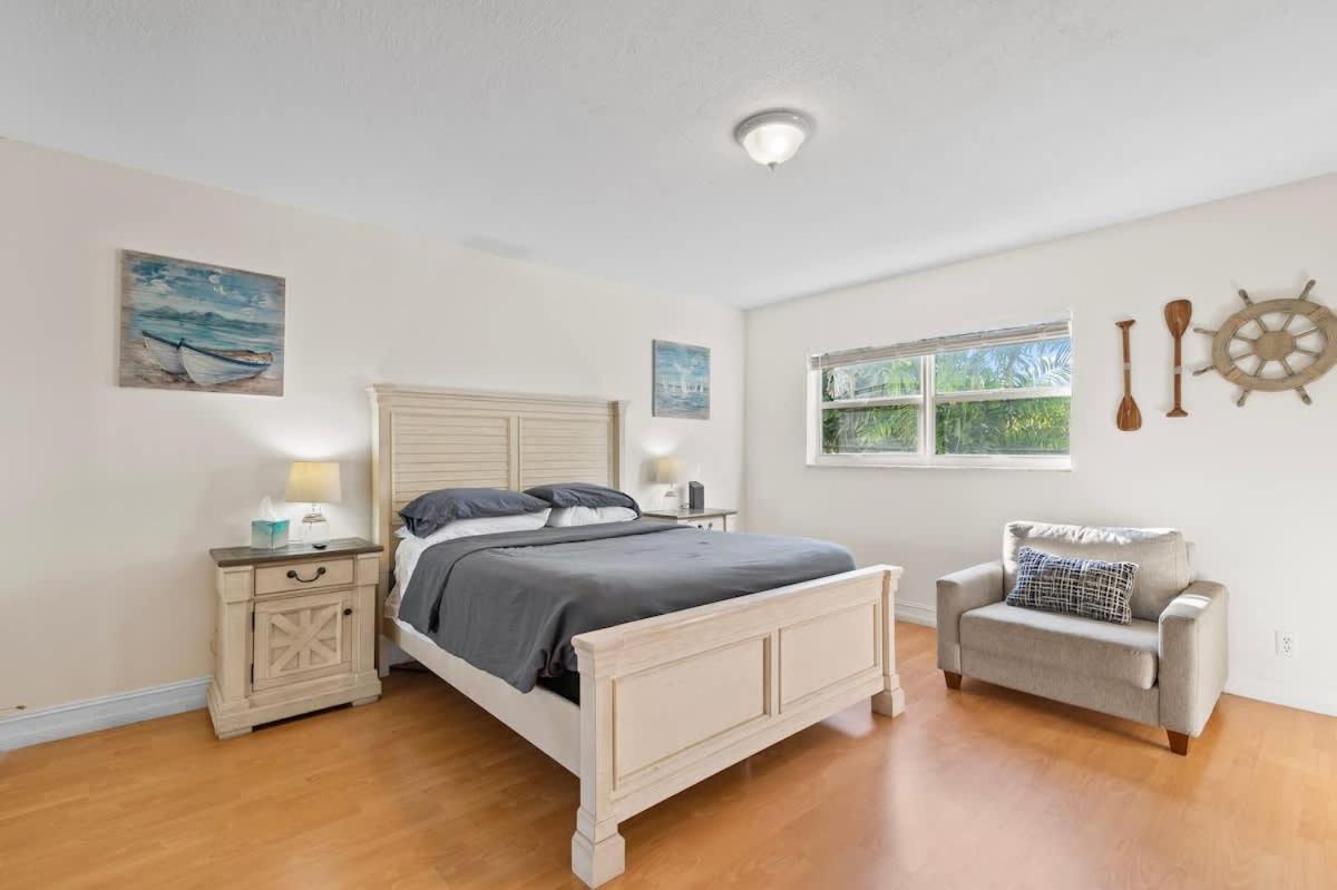Beachside & Olas Getaway With Pool