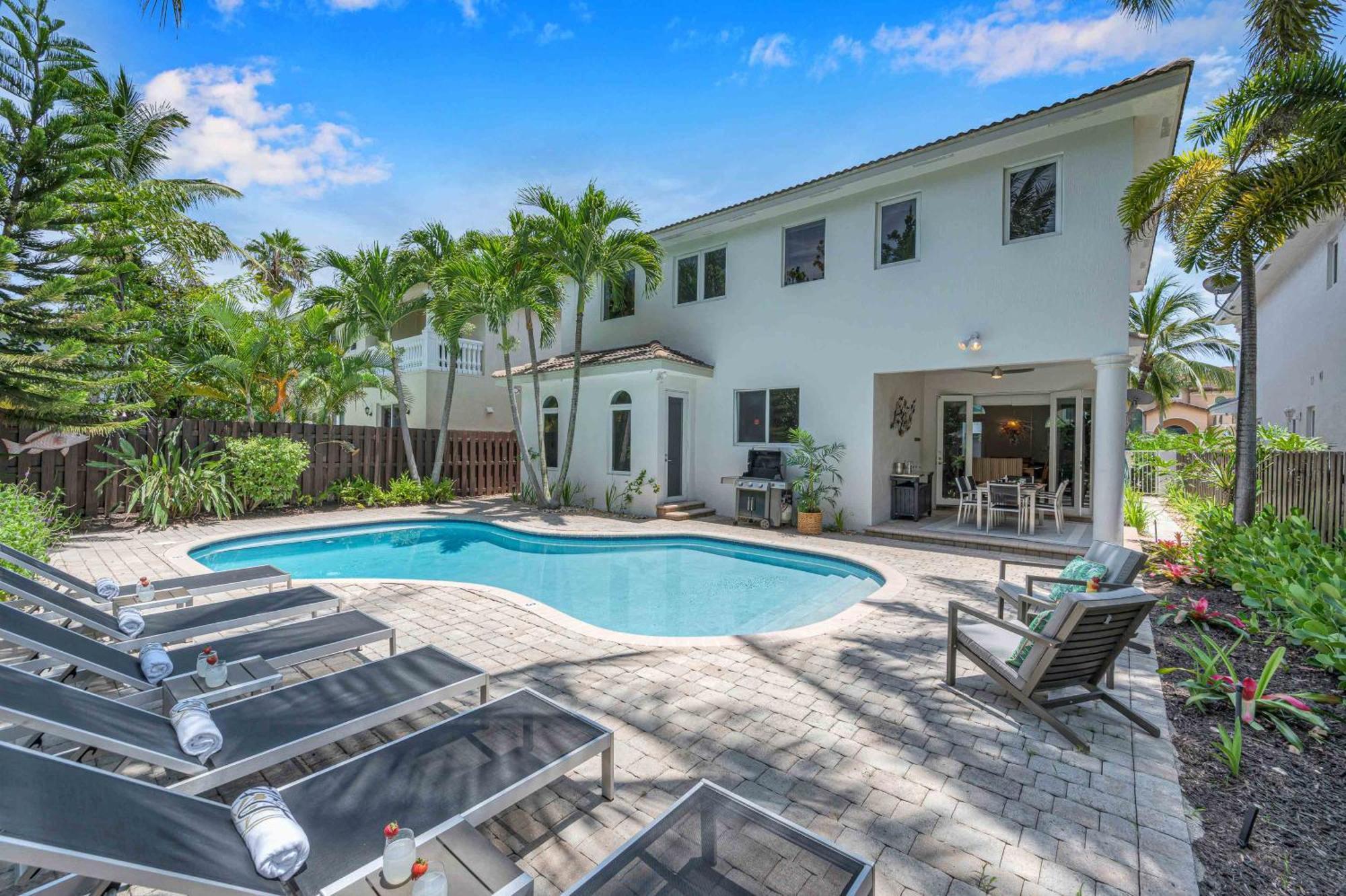 Time Steps To With Heated Pool And Game Roomsun Key Resldences * Fort Lauderdale