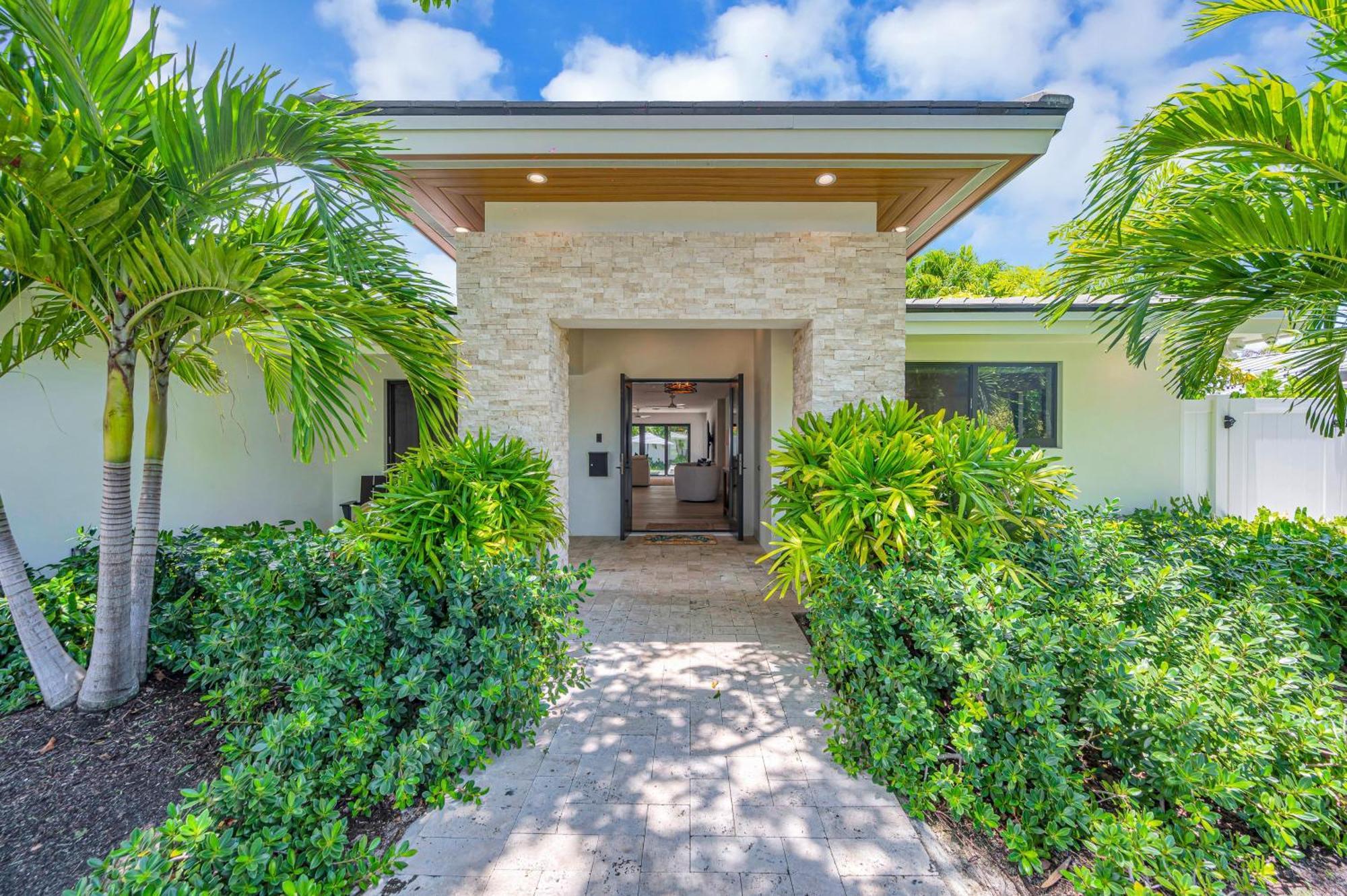 Coastal Style Haven Proximity Heated Pool Tranquility Manatee Ranch Key Resldences *