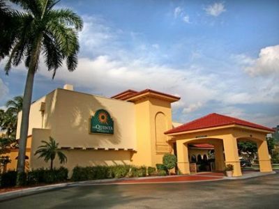 La Quinta By Wyndham Ft Lauderdale Cypress Creek Hotel 3*