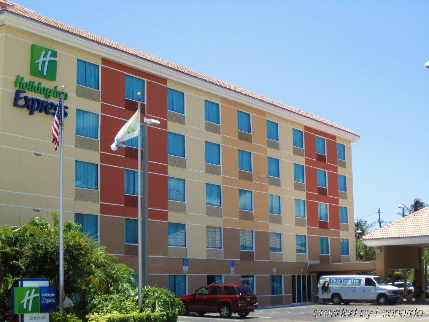 Express Lauderdale Cruise-airport By Ihg Resort 3*