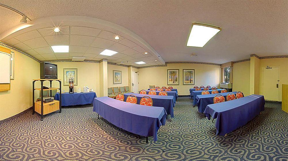 Hotel Hampton Ft. Lauderdale-cypress Creek 3*