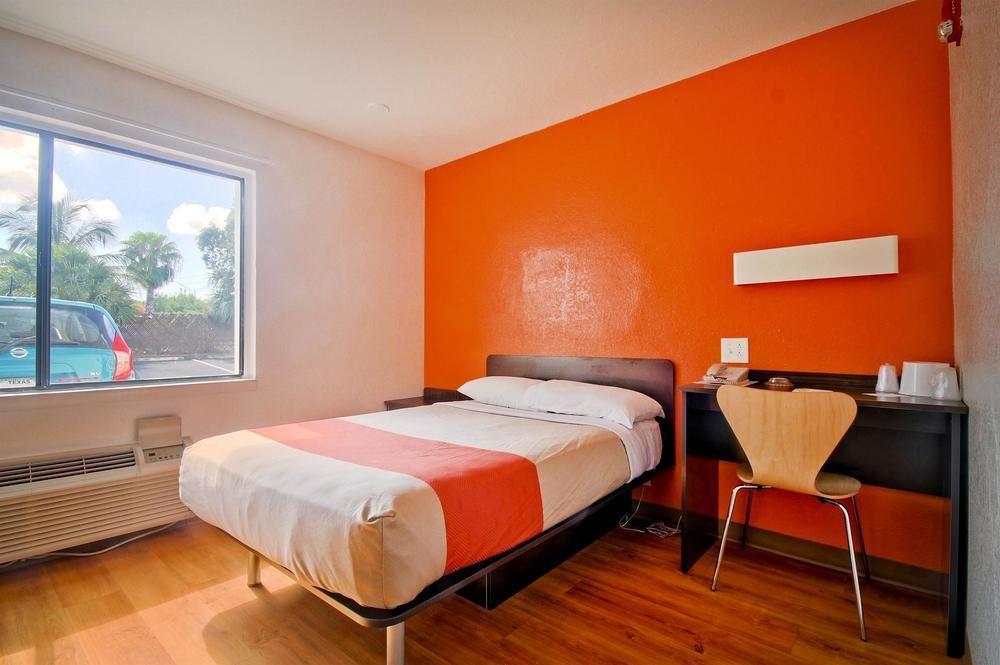 6-fort Lauderdale, Fl Hotel