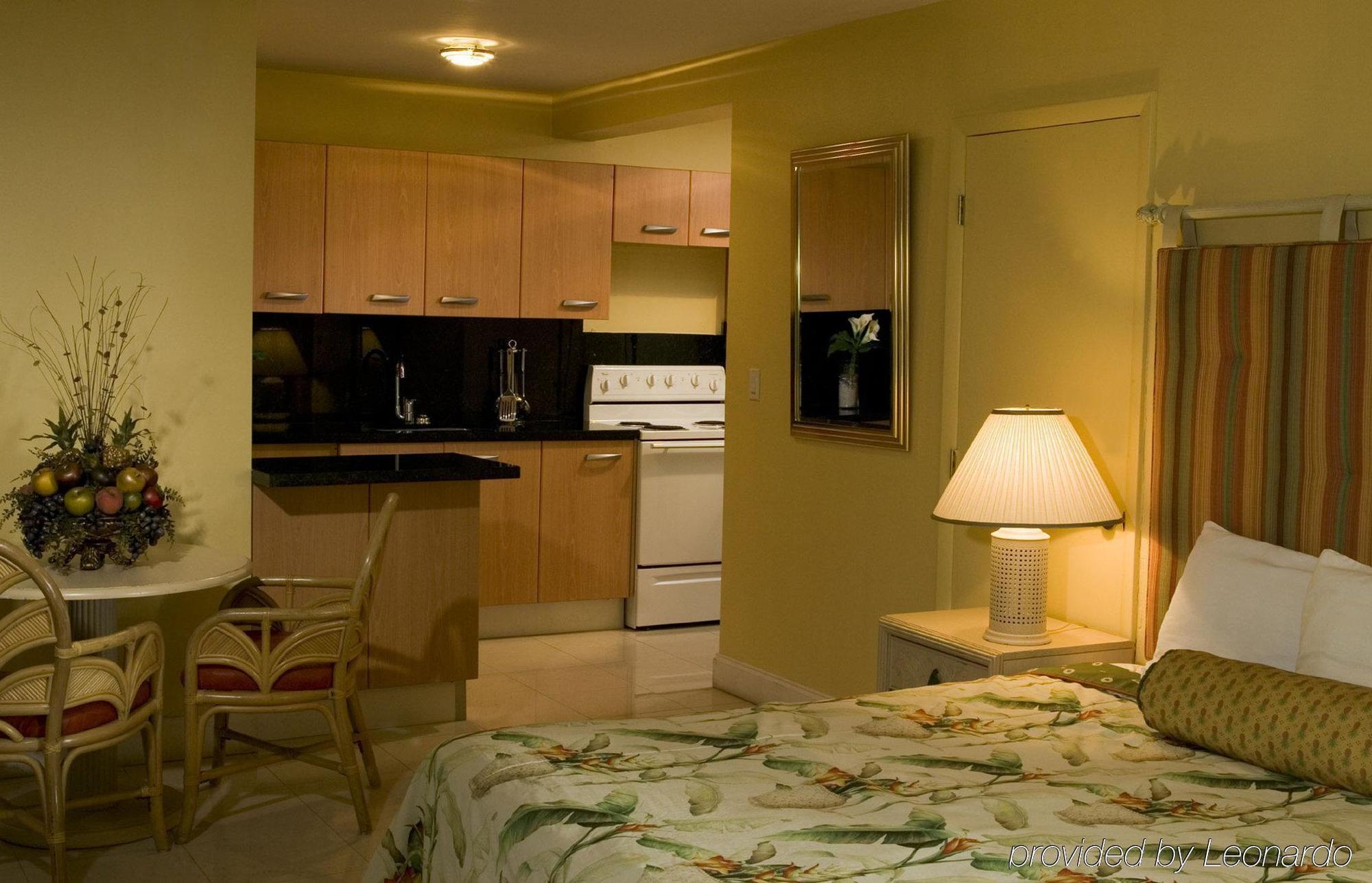Tropic Cay Hotel