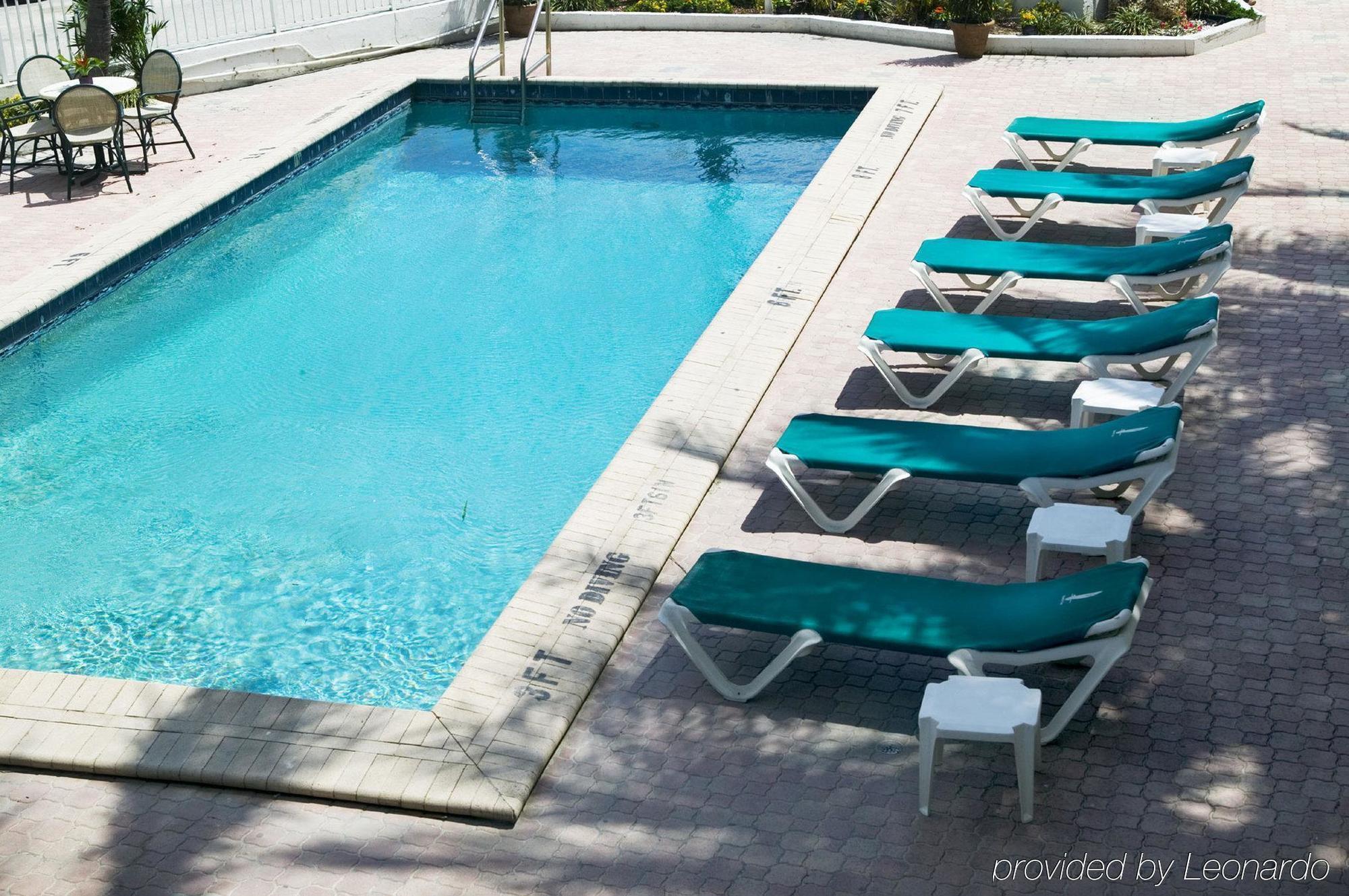 Tropic Cay Hotel