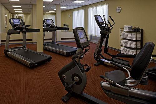 Hyatt Place Lauderdale Cruise Port & Convention Center 3*