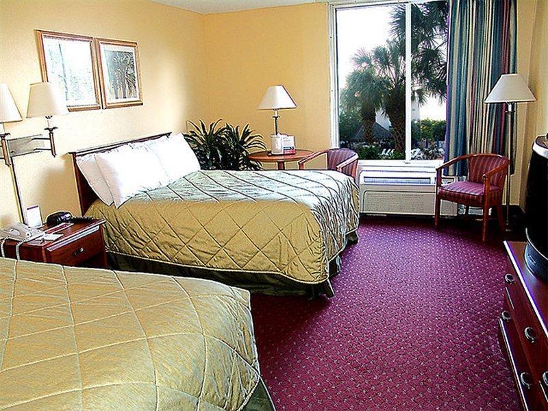 Hotel Plaza Lauderdale 2*