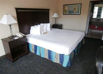 Days By Wyndham Lauderdale Airport Cruise Port Hotel