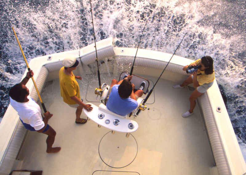 Hotel Renaissance Lauderdale Cruise Port 4*