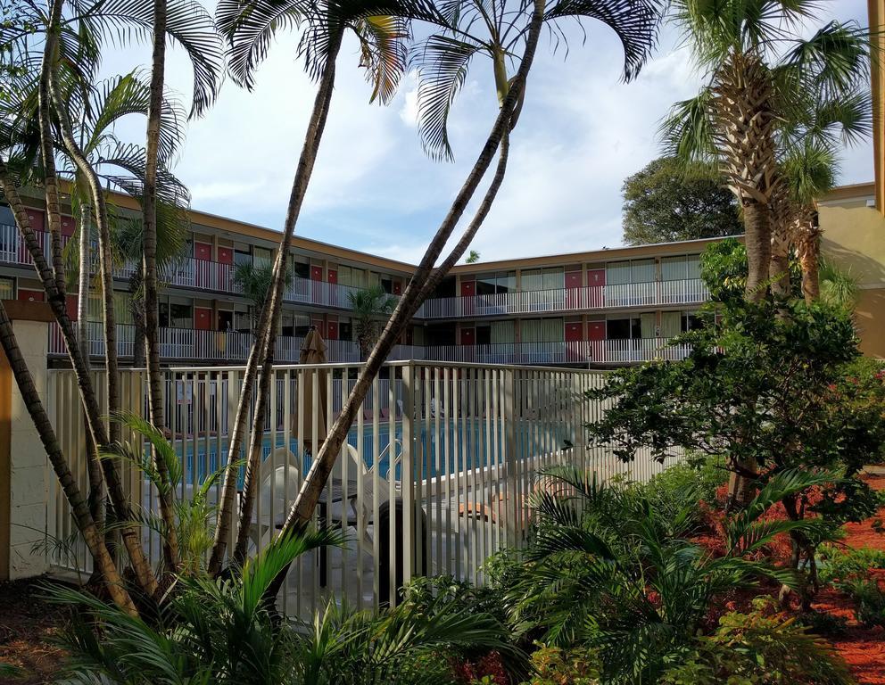 Red Carpet Airport Lauderdale Hotel Fort Lauderdale