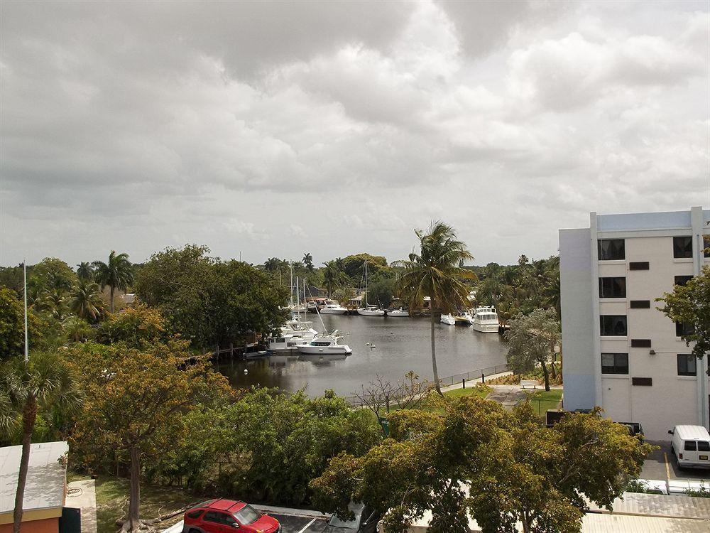 Days By Wyndham Lauderdale Airport Cruise Port Hotel 2*
